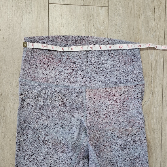 Lululemon Wunder Under Crop, Size 6, Rare Summer Haze Multi - Picture 8 of 9